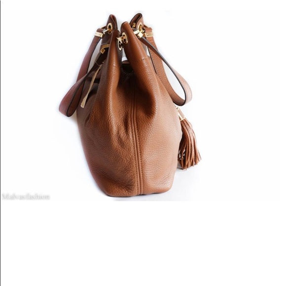 Michael Kors
Camden Large Drawstring - Picture 11 of 15